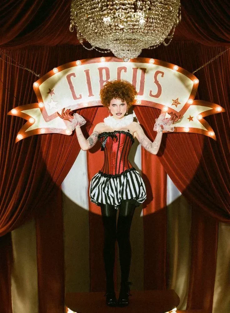 Muži a ženy a cirkus.